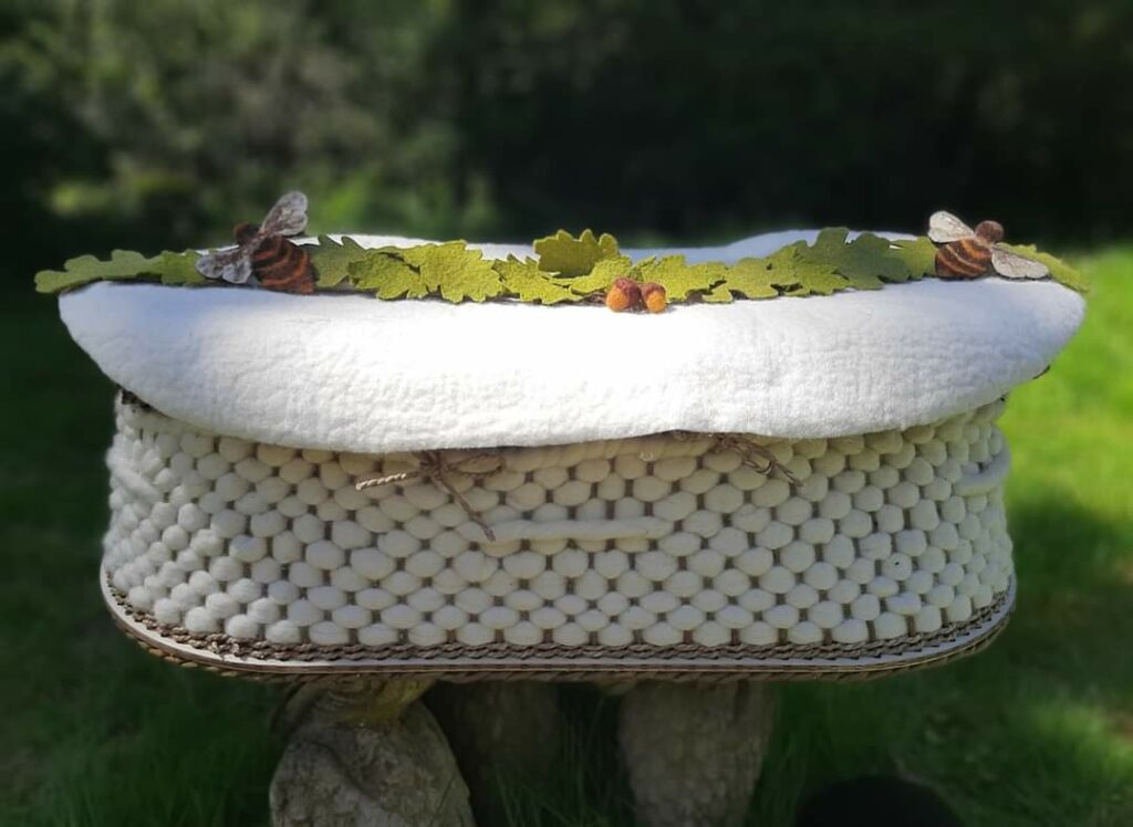 Bees & Leaves (Baby & Infant Wool Coffin)